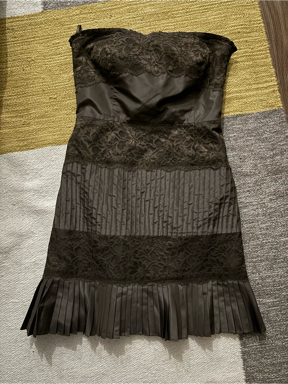 Banana Republic Y2K Strapless Chocolate Brown Lace & Pleated Hem Dress